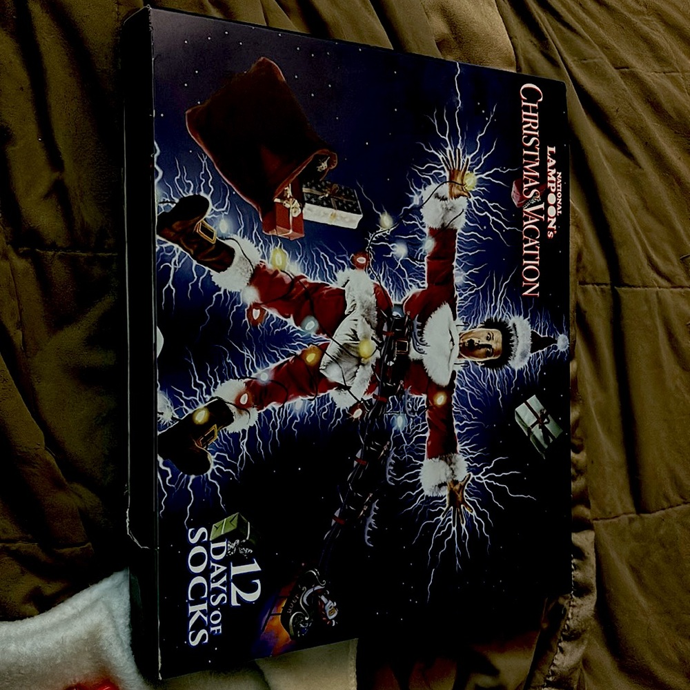 National Lampoons Christmas 12 days of socks advent calendar 1 pair missing